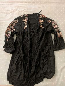 Black Floral Embroidered Kimono