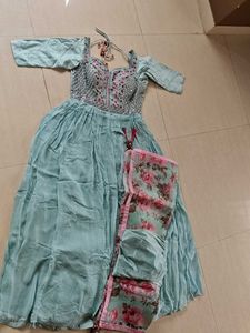 Elegant Gown.. Perfect For Wedding And Party