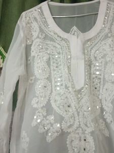 New White Embroidered Chikankari Kurta