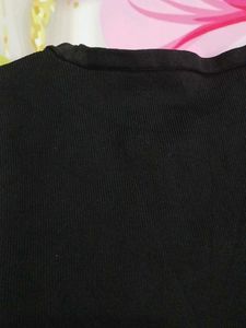 (1100)Zara Black Ruched Cropped Long Sleeve