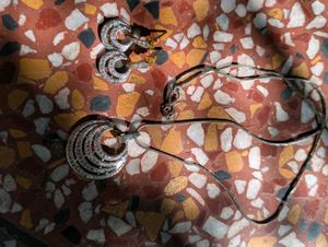 Elegant Silver-tone Pendant Necklace