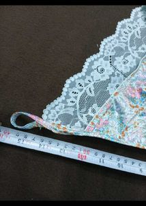 Floral Lace Thong 🖤