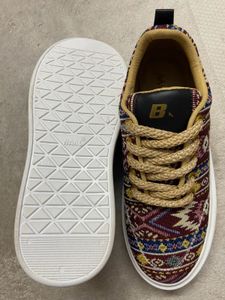 Unisex Canvas Cloth Material Shoes