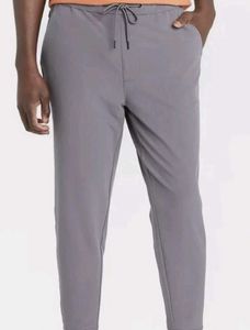 Men&#39;s Gray Slim Tech Tappered Stretch Joggers