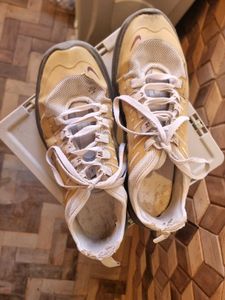 Nike Air Max Axis Shoes