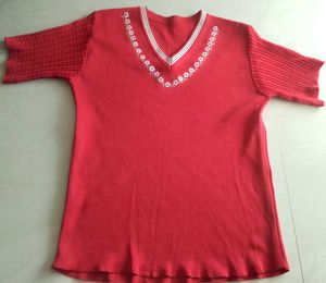 Stylish Red Knitted V-Neck T-Shirt – Gently Used