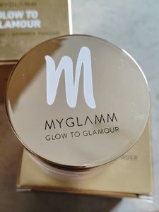 Myglamm Glow2Glamor 2 In 1 Fixing + Shimmer Powder