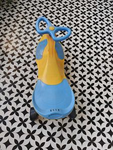 Twister Swing Car Kids Ride N Wiggle