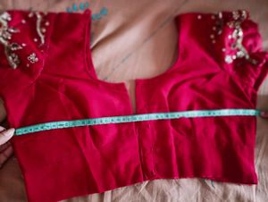 Heavy Embroidered Saari With Blouse