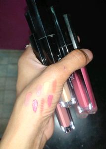 Huda Beauty Set Of 7 Lipstick