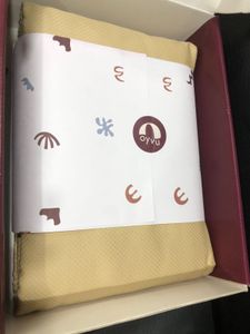 Oyvu Throw Blanket - Cozy Comfort