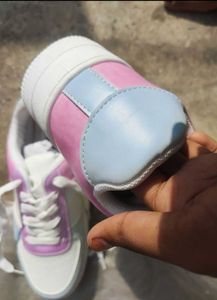 White Color-Changing Sneakers — UK-6/EU-39