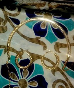 Gold Necklace &amp; Earring Set