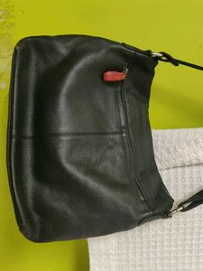 Chic Black &amp; Red Crossbody Bag