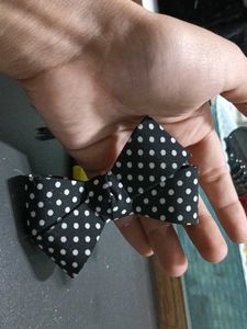 I&#39;m Selling One Bow Clip With Juda Pins