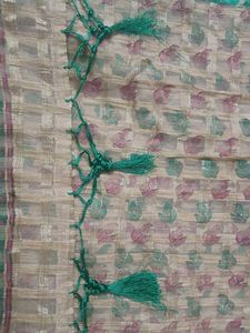 Elegant Floral Patterned Saree