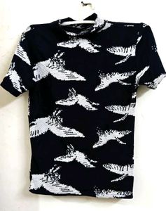 Turtle neck Patterned Crop Top