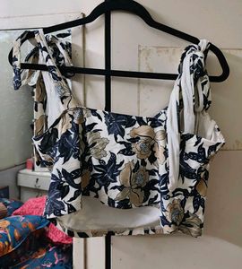 Floral Print Tie Shoulder Crop Top