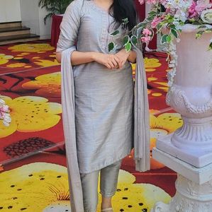 Ishin Grey Embroidered Kurta with Trousers