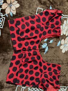 beautiful saree red and black shade flower print