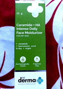CERAMIDE + HA INTENSE DAILY FACE MOISTURIZER .