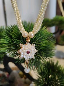 Pearl Necklace with Floral Pendant