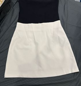 Chic Two-Tone Mini Skirt