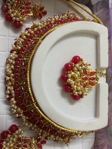 Elegant Magenta Pink Pearl Necklace With Mangteka