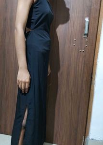 Sleek Black Bodycon Midi Dress