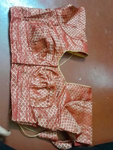 Beautiful Silk Saree With Blouse