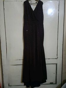 ✨ Elegant Wine-Black Sparkle Evening Gown