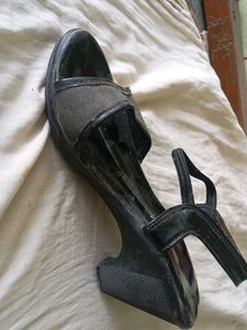 Black Slingback heeled sandals