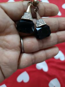 &#34;Classic Black And Gold Sparkle Earrings&#34;✨💫✨