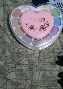 Heart-Shaped Eyeshadow Palette