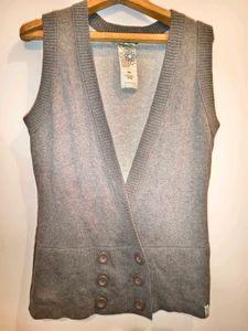 Size M/ L Stylish Women’s Sleeveless Knit Top