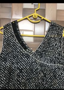 Printed Sleeveless Kurti