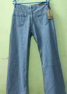 PRICE DROP Blue STRAIGHT RIBBED Jeans For Women