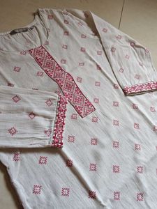 &#34;Avaasa&#34; Off White Kurta For Women