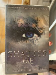 Shatter Me by Tahereh Mafi