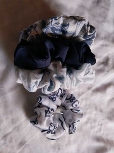 Set of 4 Blue and White Scrunchies