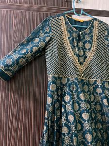 Women Printed Keyhole Neck Fit and Flare Dress