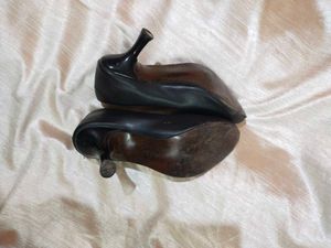 Pre-loved black heels 💋