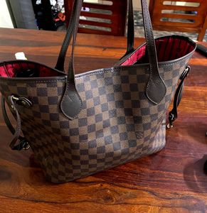 🔻price Drop Louis Vuitton Handbag 👜
