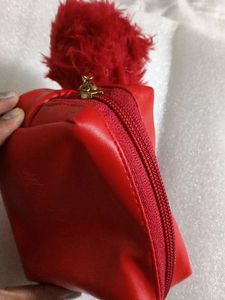 Pompom Pouch