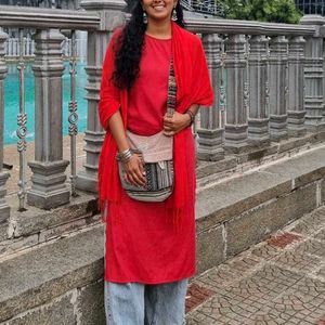 Red Sleeveless Kurta