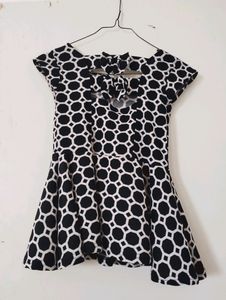 New Black &amp; White Top