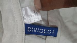 H&amp;M White T Shirt XS Size