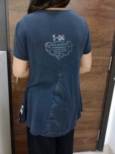 Beautiful Dark Grey/Black Top That Can Fit S,M,L