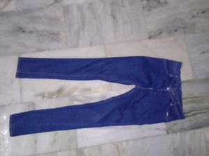 women&#39;s blue colour jeans