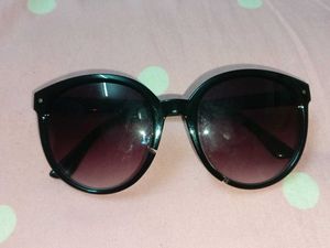 H&amp;M Classy Sunglasses 🕶️ With Case